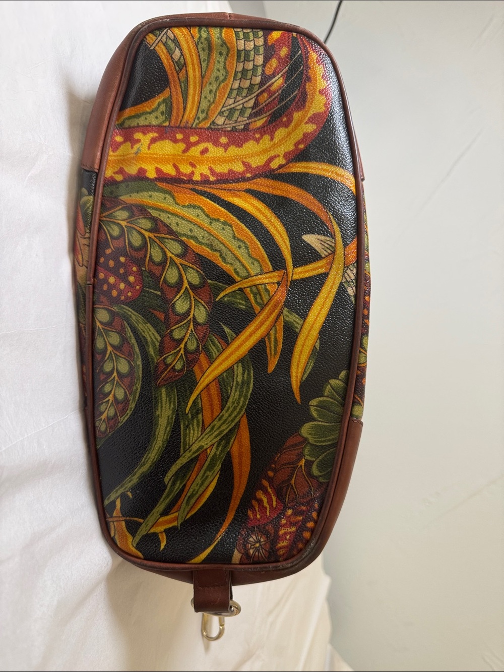 Salvatore Ferragamo tropical flower print gold hardware drawstring bag - Picture 3 of 15